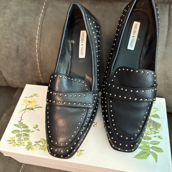 Women’s Loafers - Picture 2 of 3